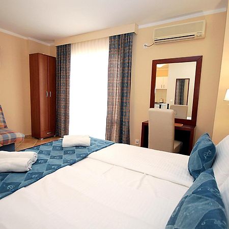 Apartments Villa Mare Mar 수토모레 외부 사진