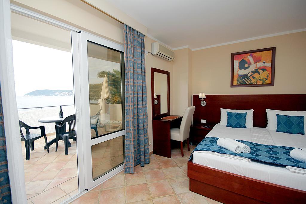 Apartments Villa Mare Mar 수토모레 외부 사진
